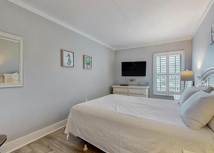 Island Winds East 411 Apartment